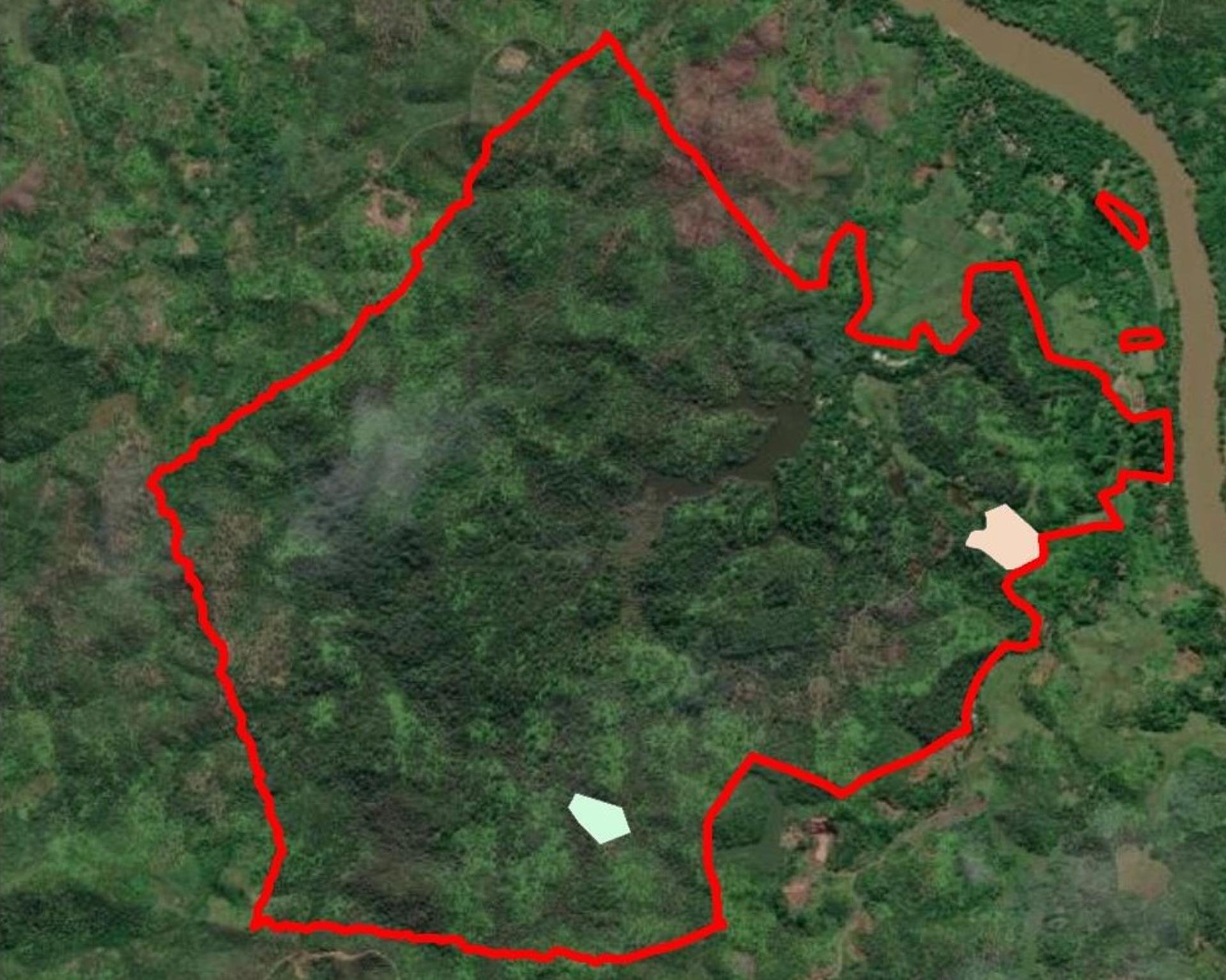 Image shows an overhead view of Parc Ivaloina, with an area outlined in red