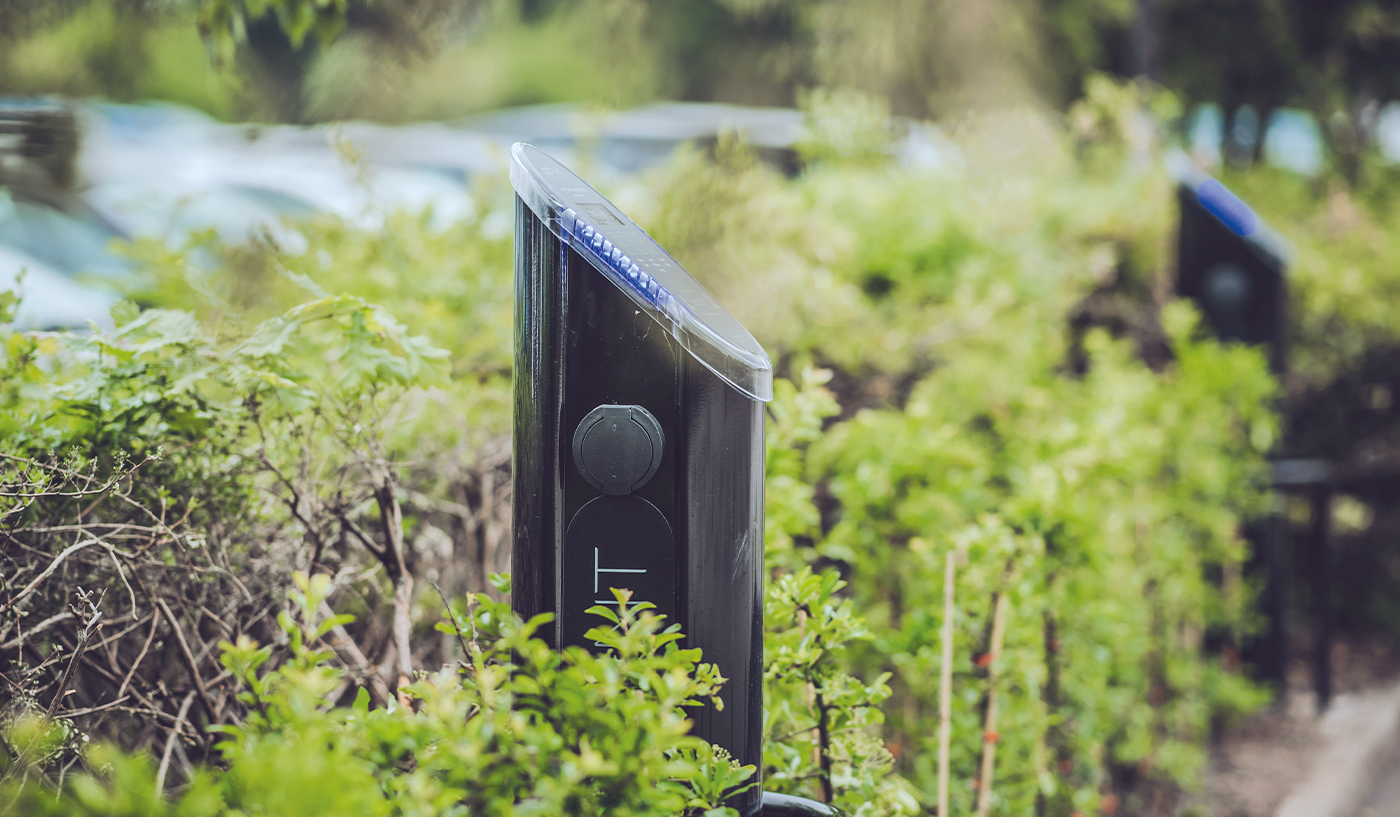 ZOO CHARGE STATION