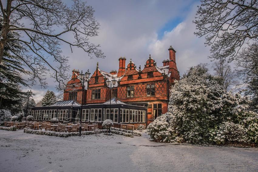 The Oakfield Exterior In The Snow